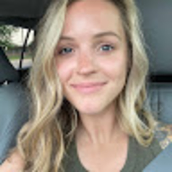 Meet your Posher, Erika - Picture 1 of 1